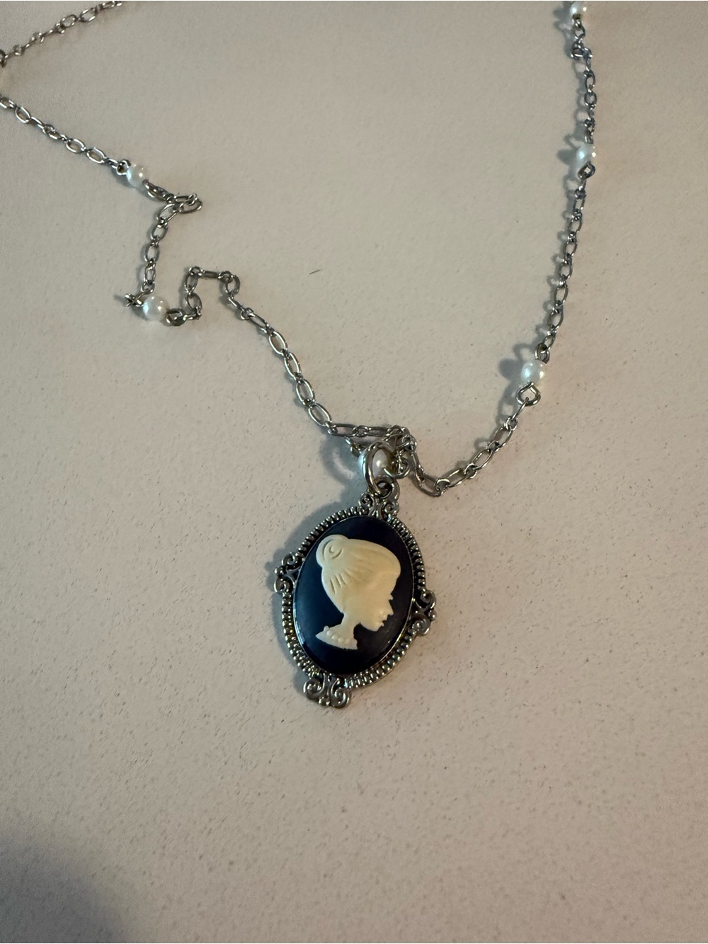 Lia Sophia Vintage-Inspired Black Cameo Pendant Necklace with Matching Earrings - Picture 2 of 3